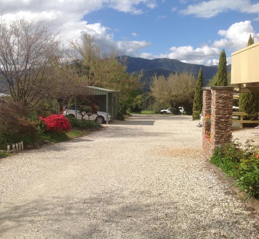Bogong Moth Motel Mount Beauty Exterior foto